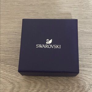 Swarovski dancing swan necklace